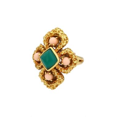 Bague années 70 Van Cleef & Arpels Delphes en or jaune, chrysoprase et corail