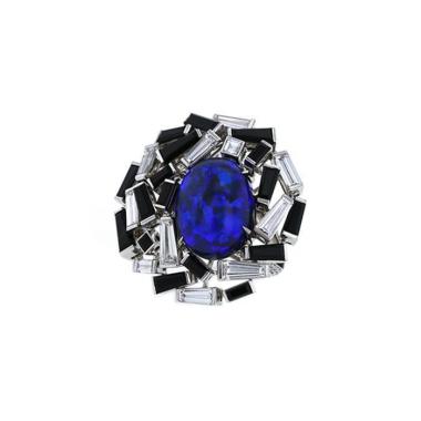 Bague Chaumet Le Grand Frisson en or blanc, diamants, onyx et opale bleue d'Australie