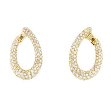 Paire de boucles d'oreilles Boucheron  en or jaune et diamants